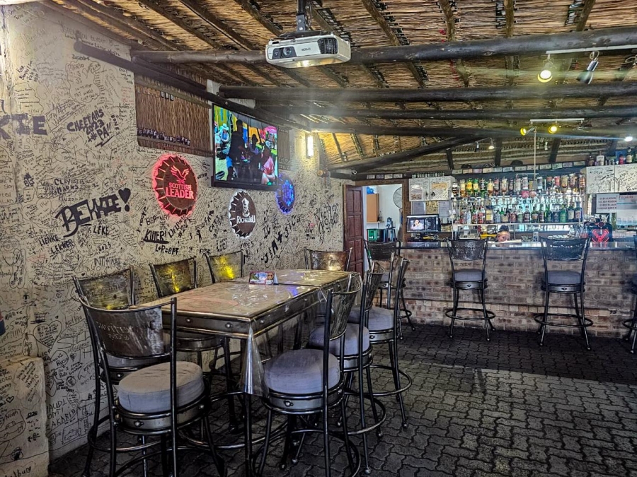 6 Bedroom Property for Sale in Oranjeville Free State